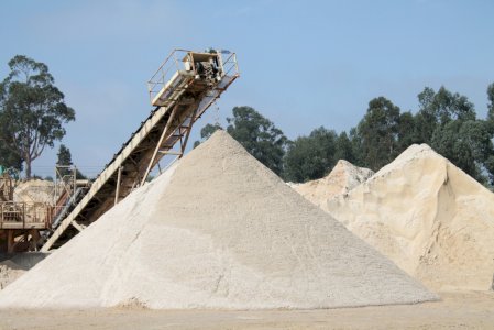 Areia e brita e Promoção 